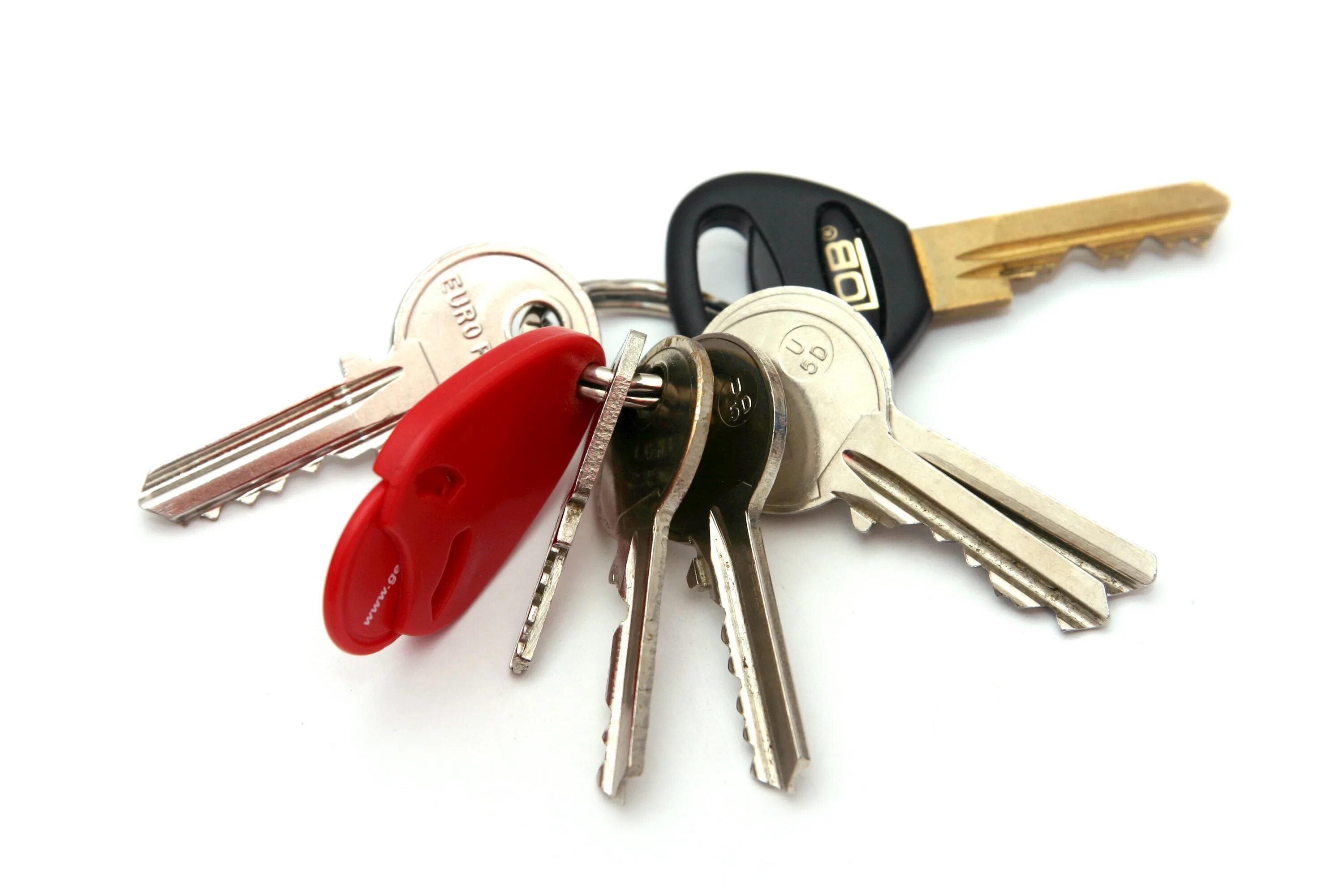 Несколько открытых ключей. Связка ключей. Ключи от квартиры связка. Связка ключей на белом фоне. Ключ автомобильный.