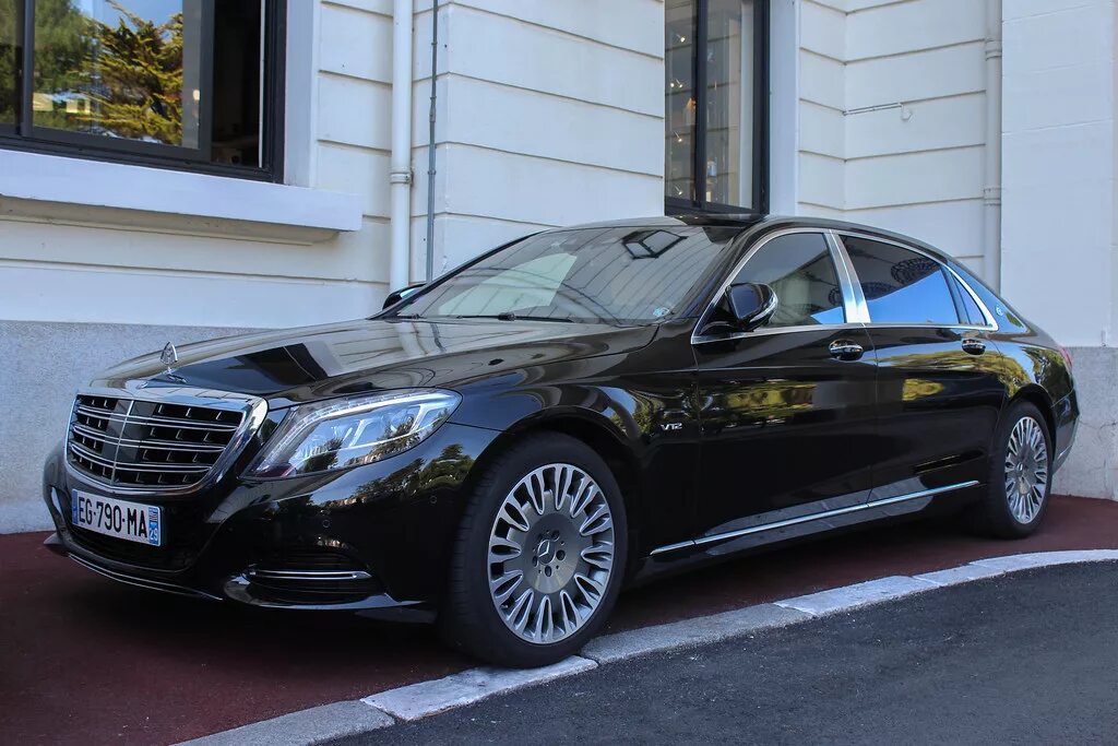 Мерседес s600 v12. Майбах-Мерседес s600. Мерседес Майбах 600. Mercedes Benz s600 Maybach v12. Мерседес s600 222.