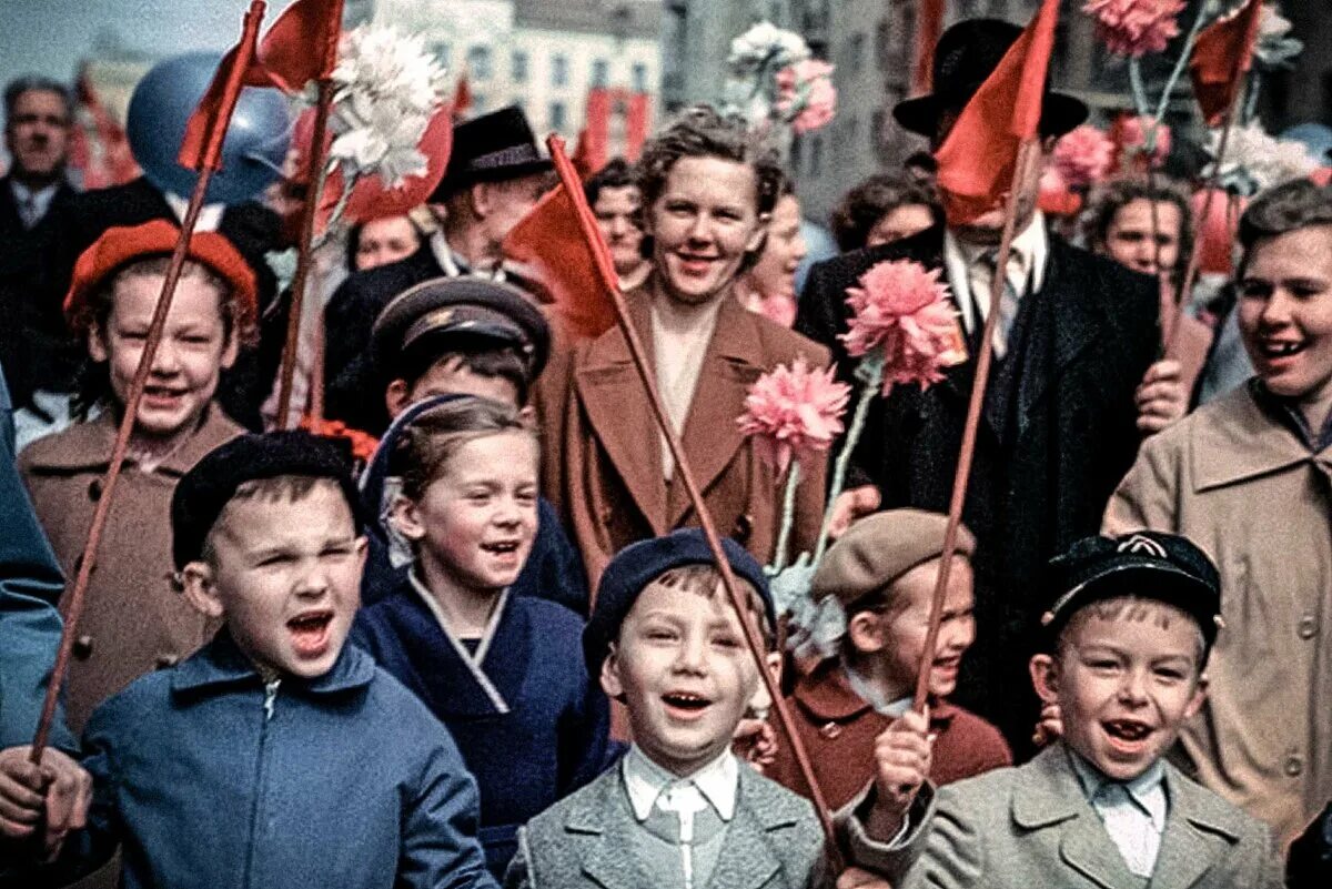 1 Мая в Советском Союзе. Первомайская демонстрация в Москве, 1960. 1 Мая мир труд май демонстрация СССР. Первомайская демонстрация в СССР. 1 мая 1998