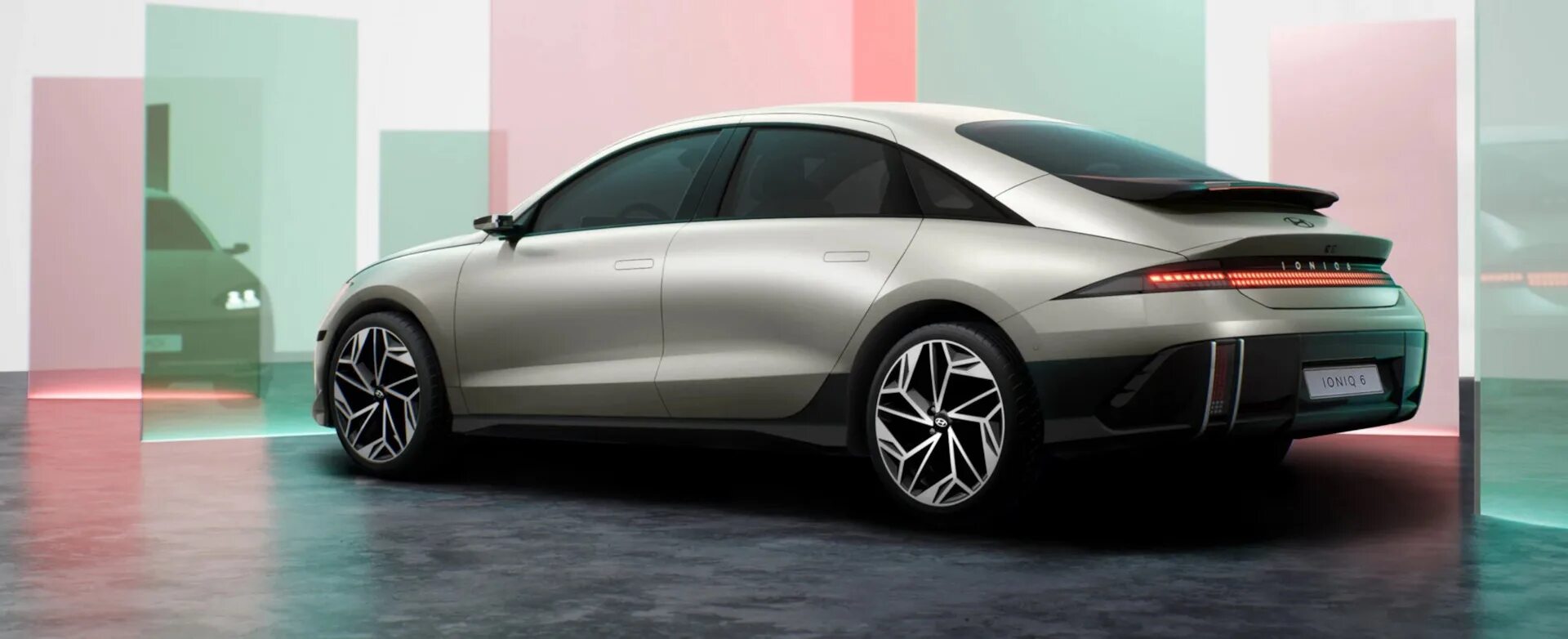 Exeed sterra. Лучшие электрические седаны 2024 года. Hyundai ioniq 6 2023. Лучшие электрические седаны 2024 года. Skywell.