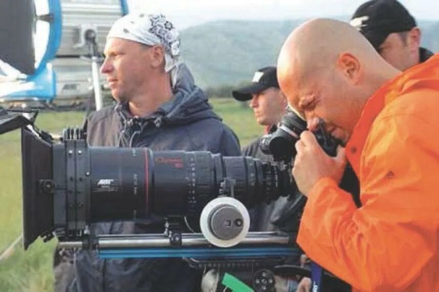 призрак 2016 федор бондарчук. фёдор бондарчук бондарчук. федор бондарчук притяжение. федор бондарчук притяжение. федор сергеевич бондарчук режиссёр 2000.