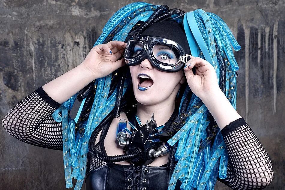 Кибер блэк. Нано стелс броня киберпанк. Молодежная субкультура кибер готы. Кибер готика субкультура. Кибер готы достали до рвоты.