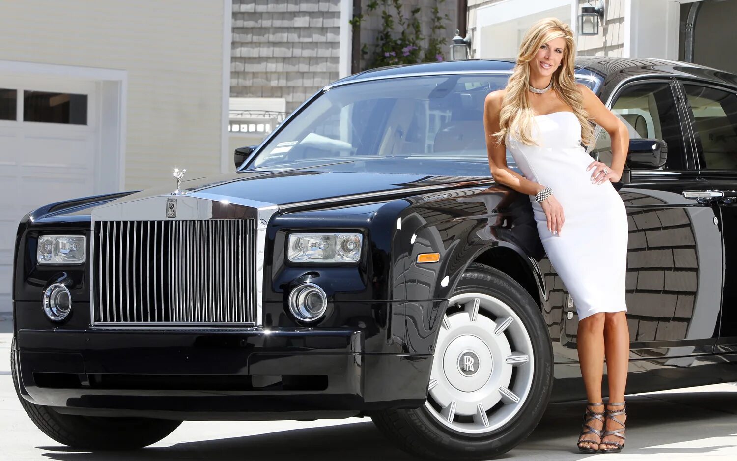 Rolls royce техничка. Rolls royce ghost black badge 2022. ты дороже чем роллс ройс девочка текст. ты дороже чем роллс ройс девочка текст. красивых девушек в белом rolls royce.