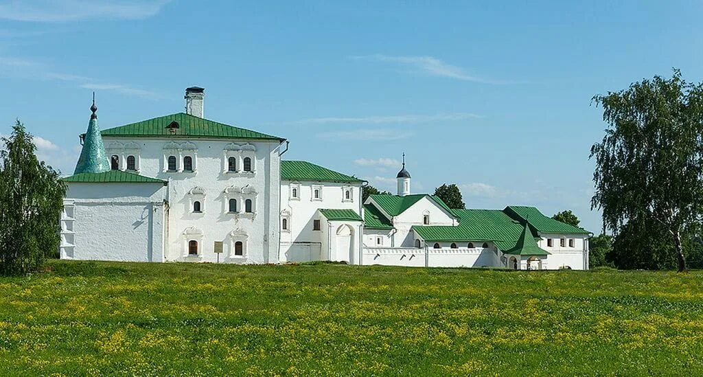 Архиерейский дом в суздале. Архиерейский дом в суздале. Крестовая палата в суздале. Суздальские палаты. Архиерейский двор суздаль.