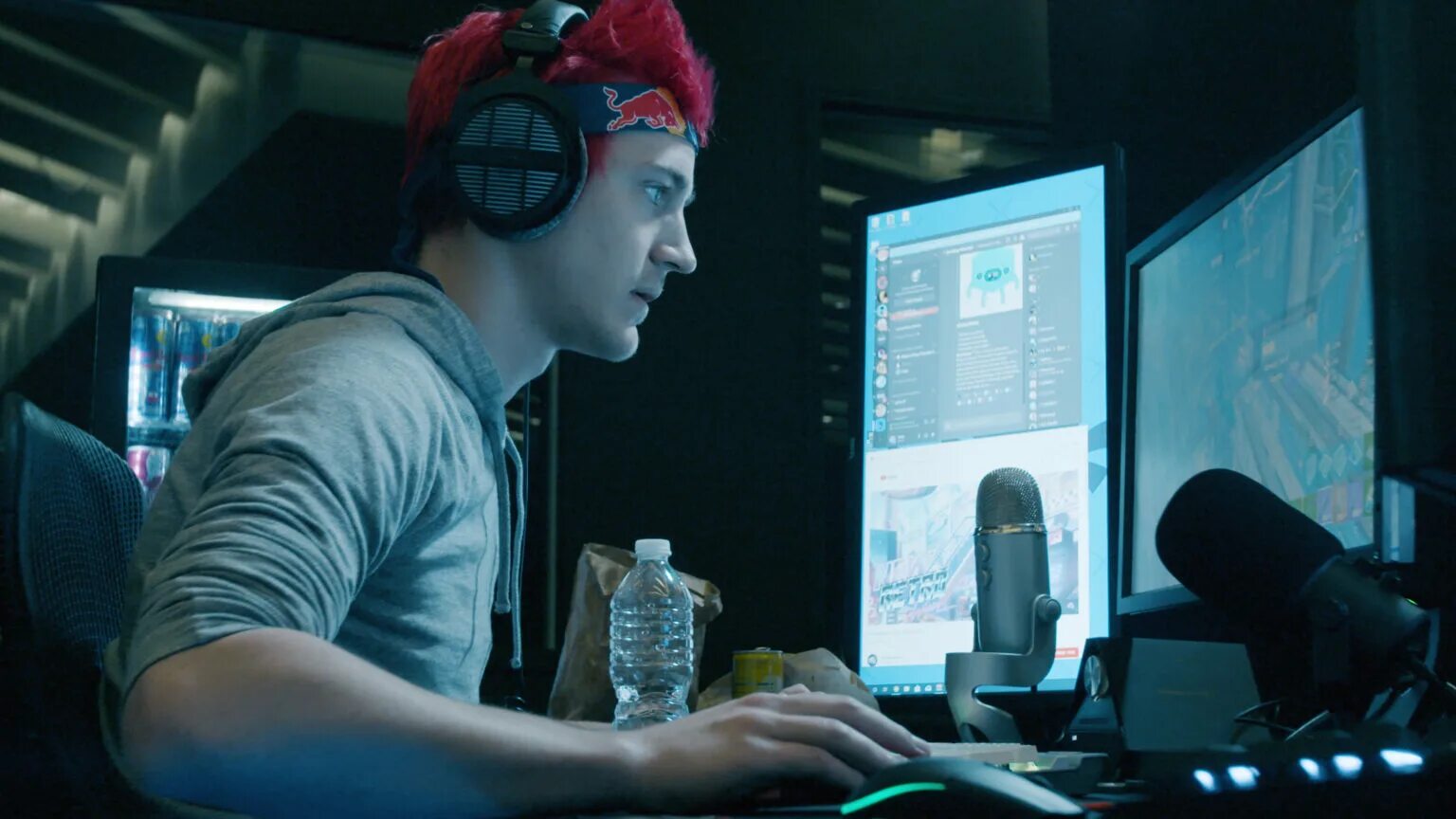 Стример геймер. Ninja richard blevins. ninja стример твич. стрим ниндзя. тайлер геймер.