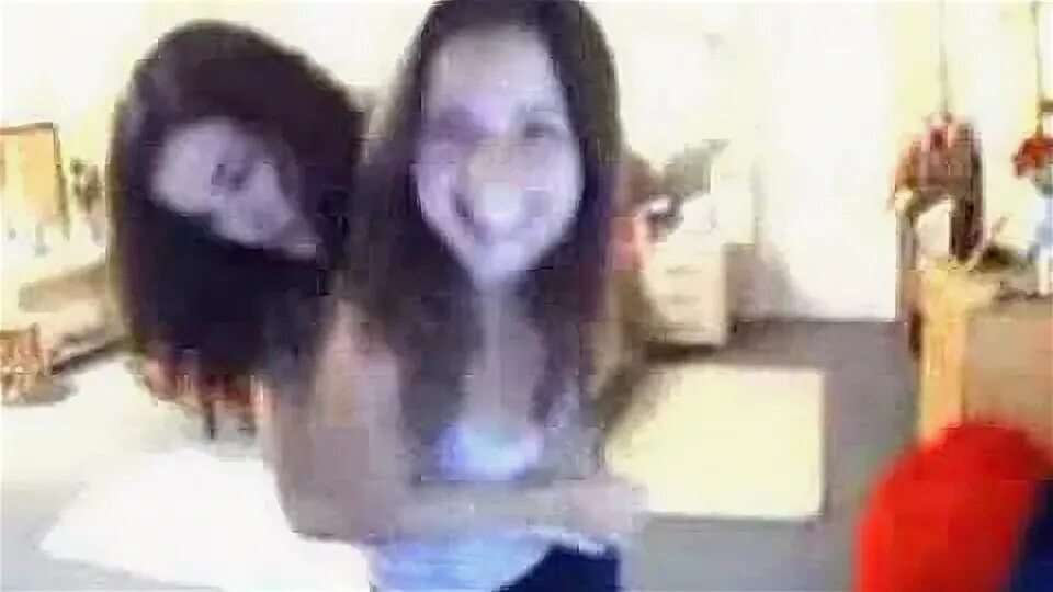 Spicy girls webcam. Девчонки перед веб камерой. Домашние девочки вебкамера. Подростки перед веб камерой. Trash girls записи.