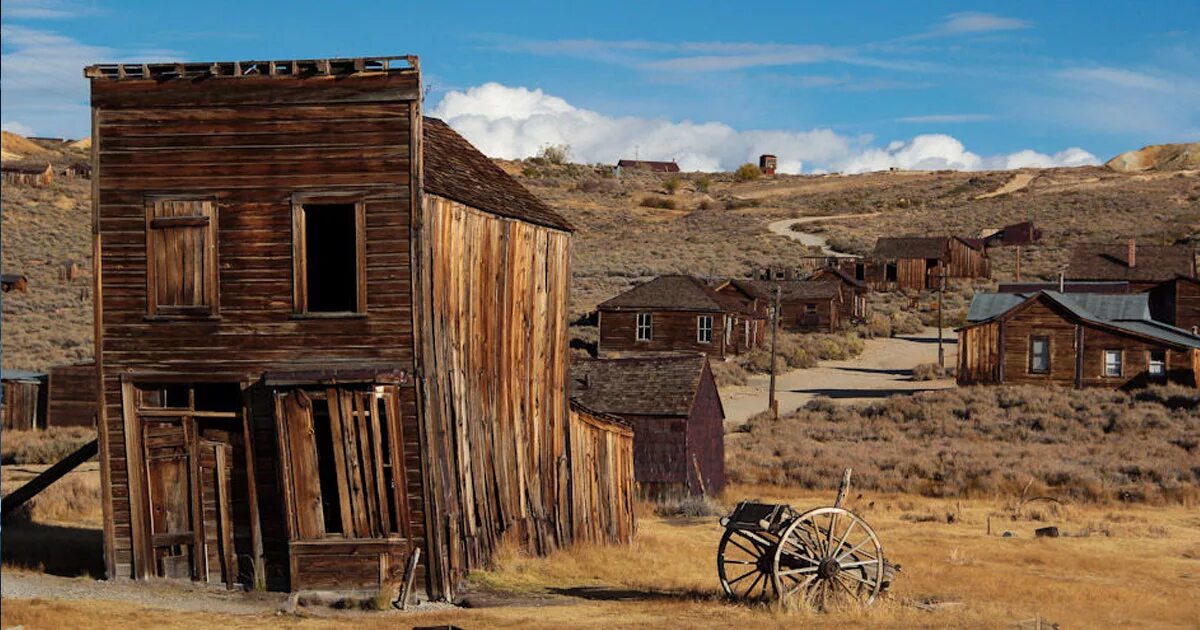 Mineral park is a town. Bodie город призрак. Минерал парк город призрак в США. Город-призрак боди штат Калифорния. Mineral Park the Ghost Town.