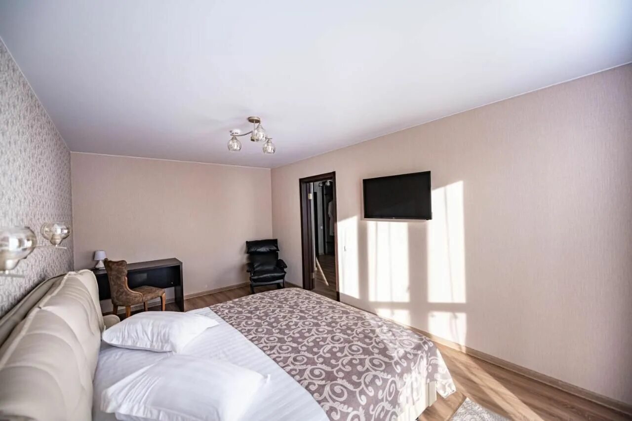 Пилотов, 4, хабаровск. Отель пилот братск. Пилотов 4 хабаровск. Гостиница пилот в хабаровске. Отель пилот.