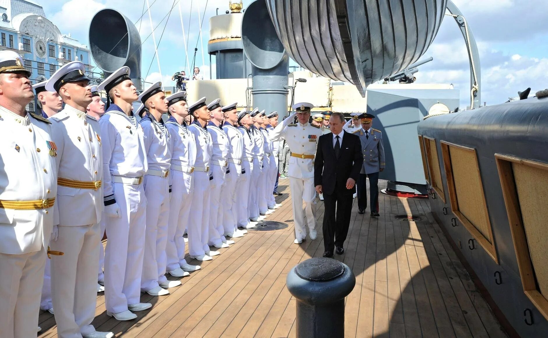 Г на палубе. Военно-морской флот (ВМФ) РФ. Моряки на корабле РФ. Военно морской флот войска Российской Федерации. Военный корабль с моряками.