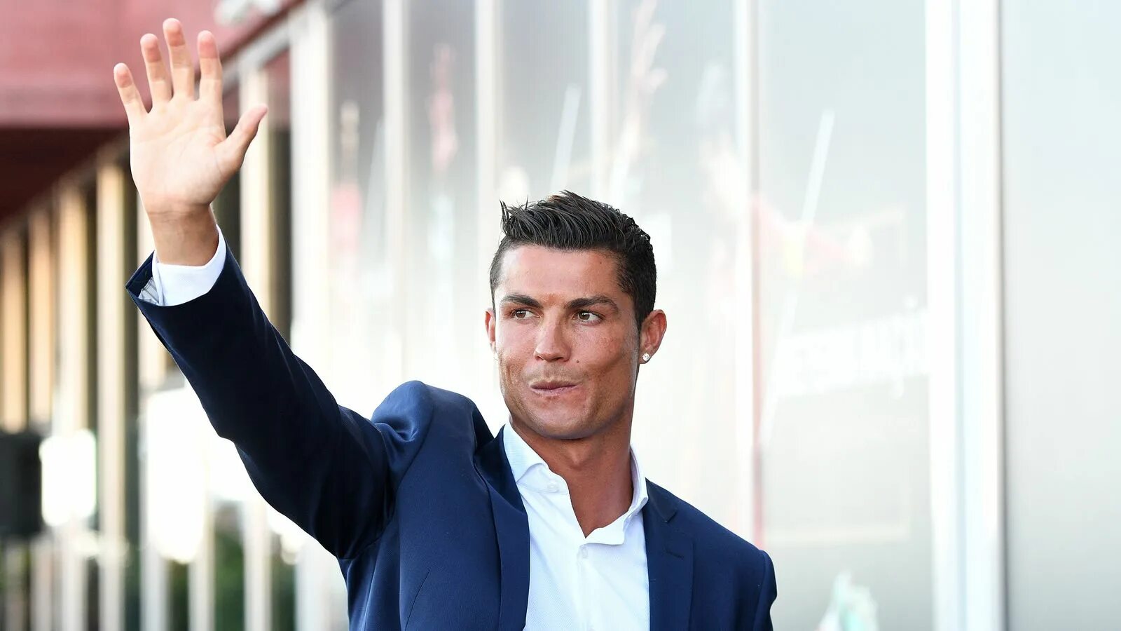 Роналду 11 номер. Фразы криштиану роналду. Песня назову роналдо. Цитаты криштиану роналду. Галактика названная в честь чарльза.