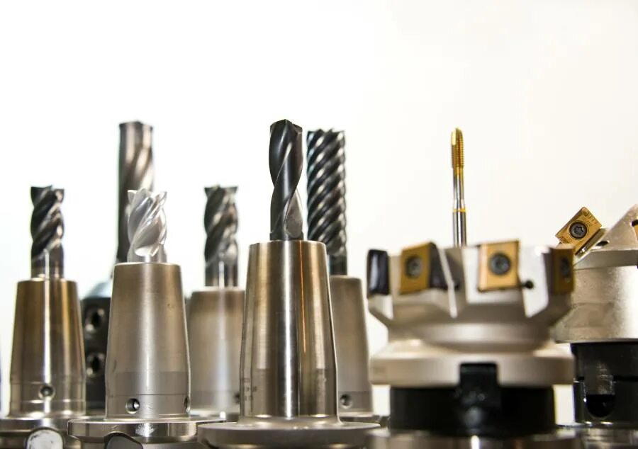 Cnc metals. Фреза для станка чпу 20х70. cnc чпу шлифовка сверло металла. фрезерный станок сверла сандвик. сверление металла сверлильный станок optidrill в50gsm процесс.