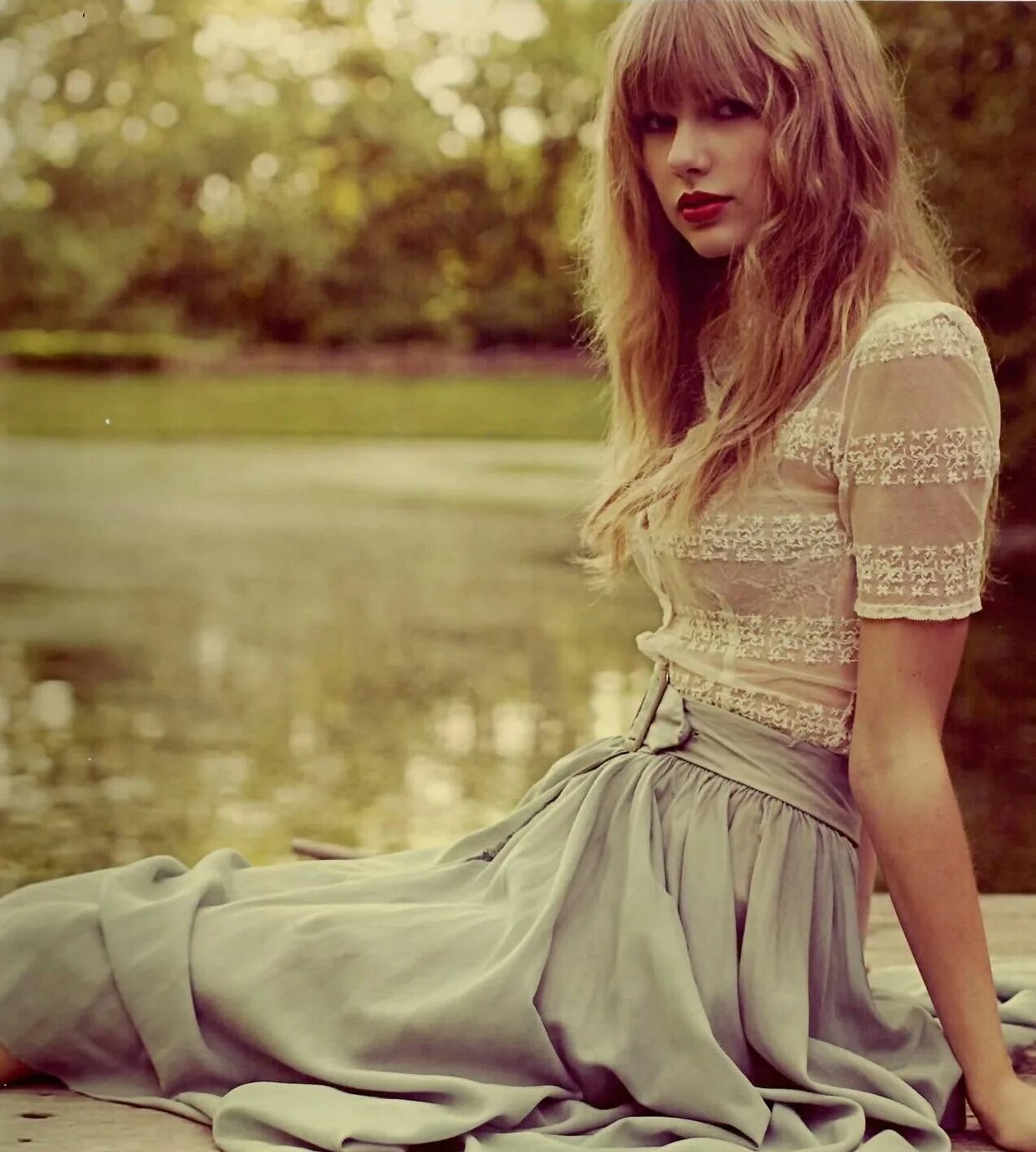 Taylor swift taylor s version. Taylor swift. тейлор свифт red фотосессия. тейлор свифт all to well. taylor swift &quot;red (cd)&quot;.