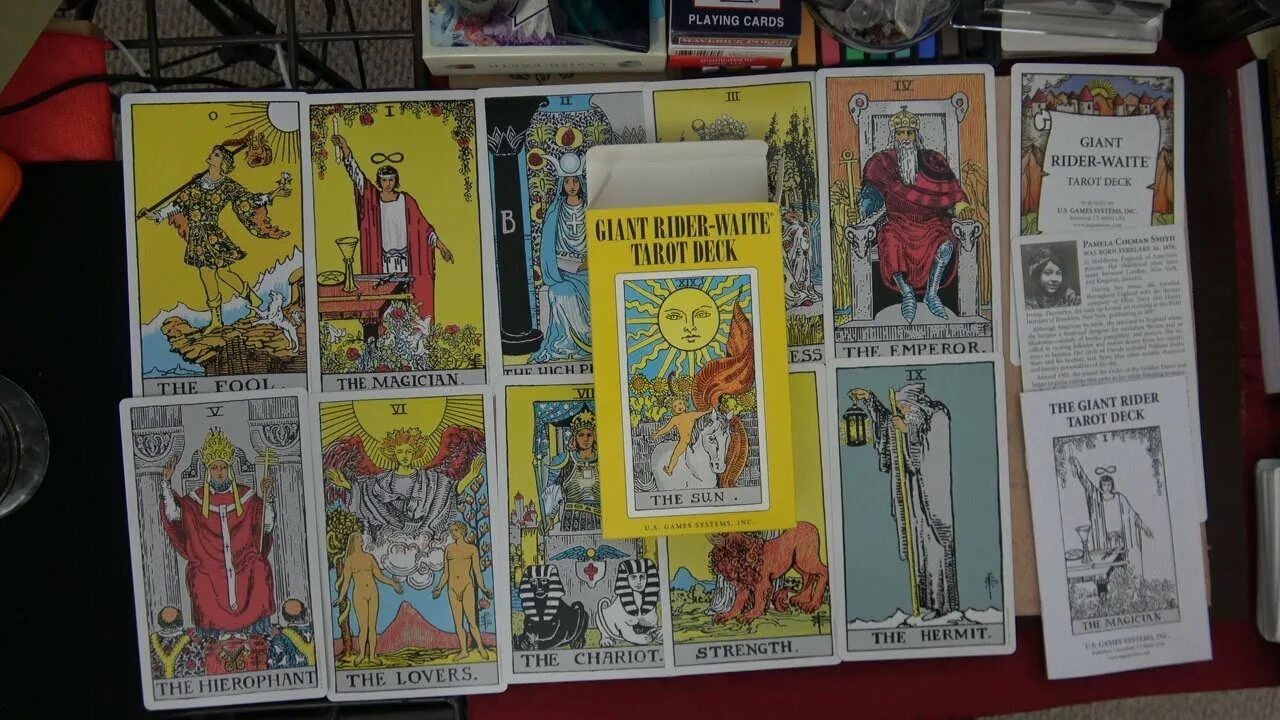 Большая книга символов таро уэйта читать. Giant rider waite tarot deck. таро райдер-уэйт. rider waite tarot giant. the giant rider tarot.