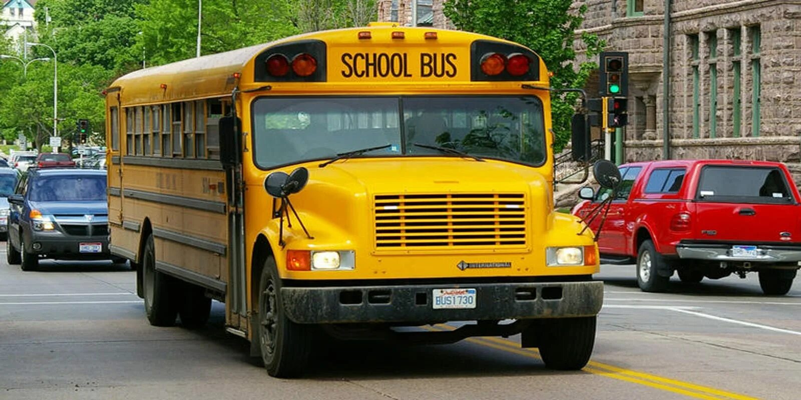 Школьный автобус сша. School bus. A school bus is. Школьный автобус в австралии. Ford b700 school bus мост.