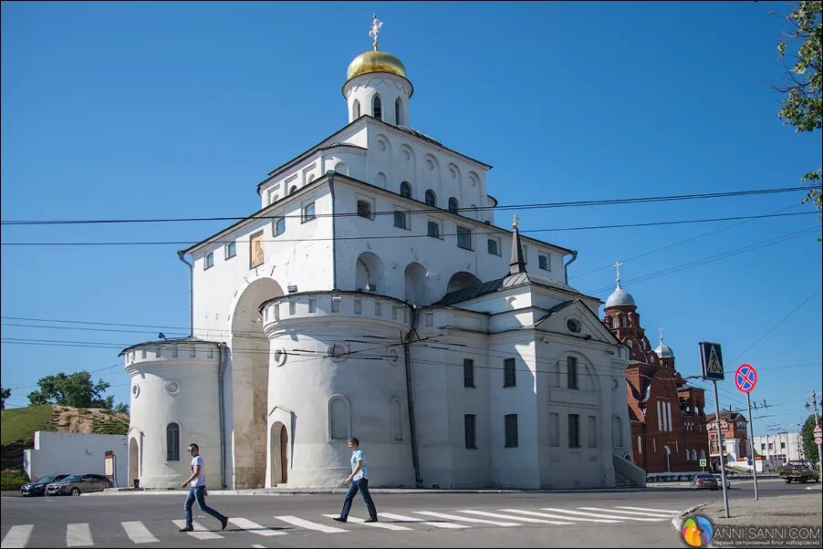 В каком городе находится памятник золотые ворота. Золотые ворота во Владимире. Золотые ворота Якутск. Золотые ворота ям Домодедово. Достопримечательности Владимира золотые ворота.