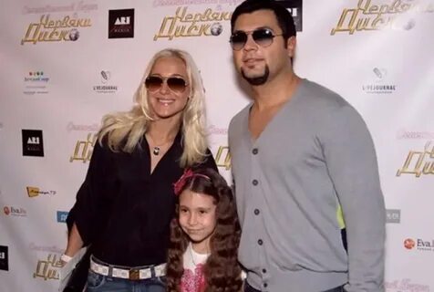 Dikli qizlarning erotik videolarini tomosha qiling