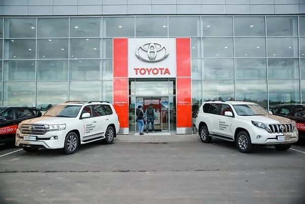Тойота центр красноярск. Тойота центр красноярск. Crystal motors челябинск. Тойота моторс красноярск. Тойота моторс красноярск.