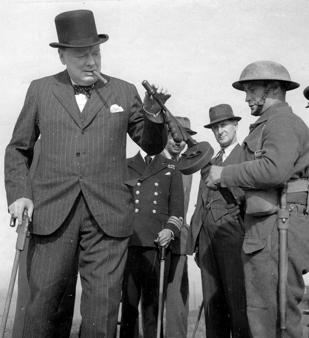 2 мировая черчилля. Уинстон Черчилль с Томпсоном. Черчилль 1940. Уинстон Черчилль 1940+1. Уинстон Черчилль фото.