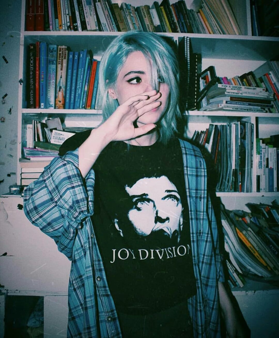 Софт гранж текст. Софт гранж текст. Девочка софт гранж с каре. Софт гранж стиль 2020. Софт гранж текст.