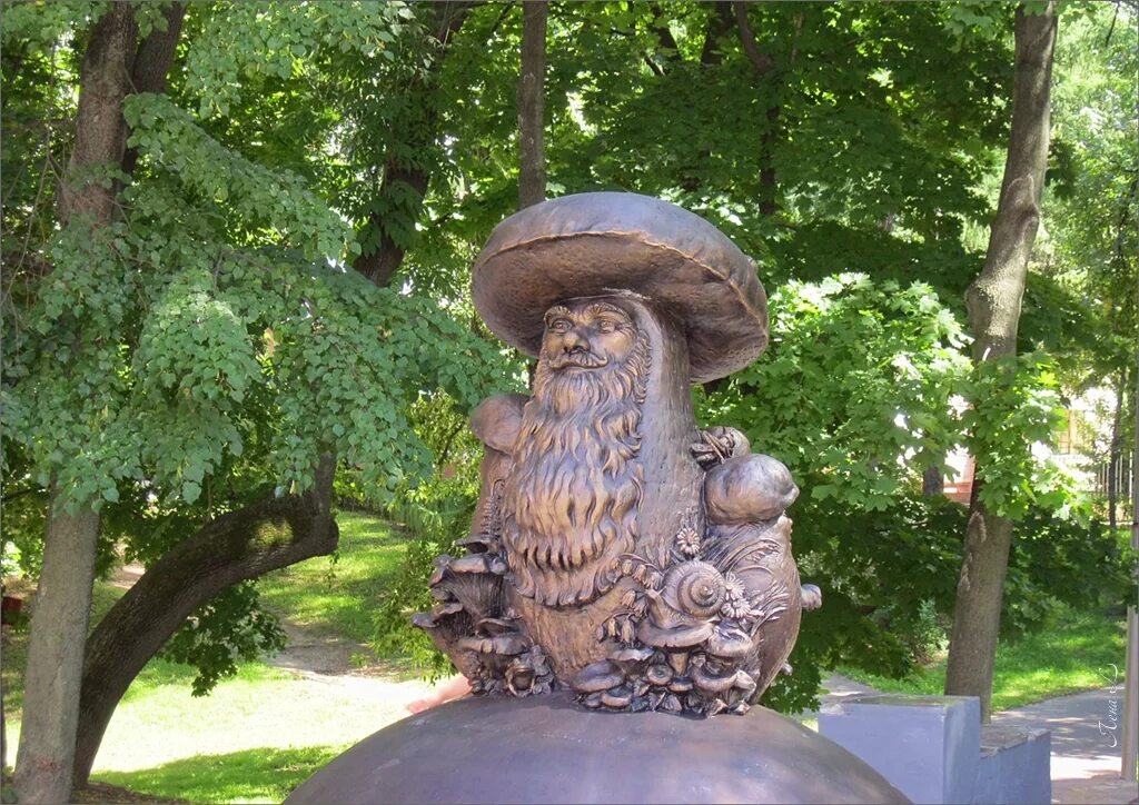 Есть грибы с глазами. Памятник в Рязани грибы с глазами Рязань. Памятник грибы с глазами в Рязани. Рязанская область грибы с глазами. Памятники грибов с глазами в Рязани.