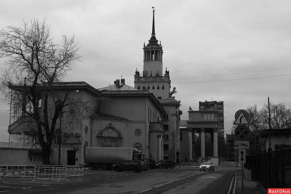 Ипподром улица. Ипподром улица. Сталинский ампир ипподром. Центральный московский ипподром. Улица ипподром.