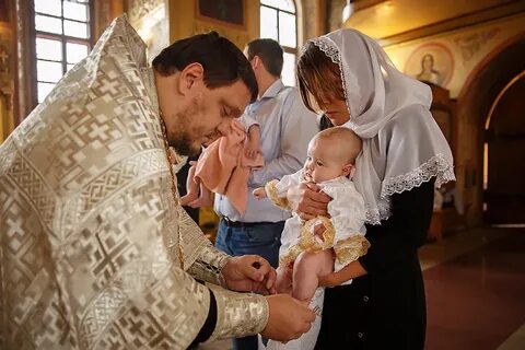 Обязательны крестные при крещении ребенка