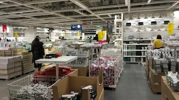 Магазин икеа в екатеринбурге. Икеа с улицы. Ikea екатеринбург. Икеа омск. Икеа екатеринбург металлургов 87.