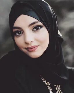 Внутренняя красота передаётся через взгляд 🦋 Arab Girls Hijab, Girl Hijab,...