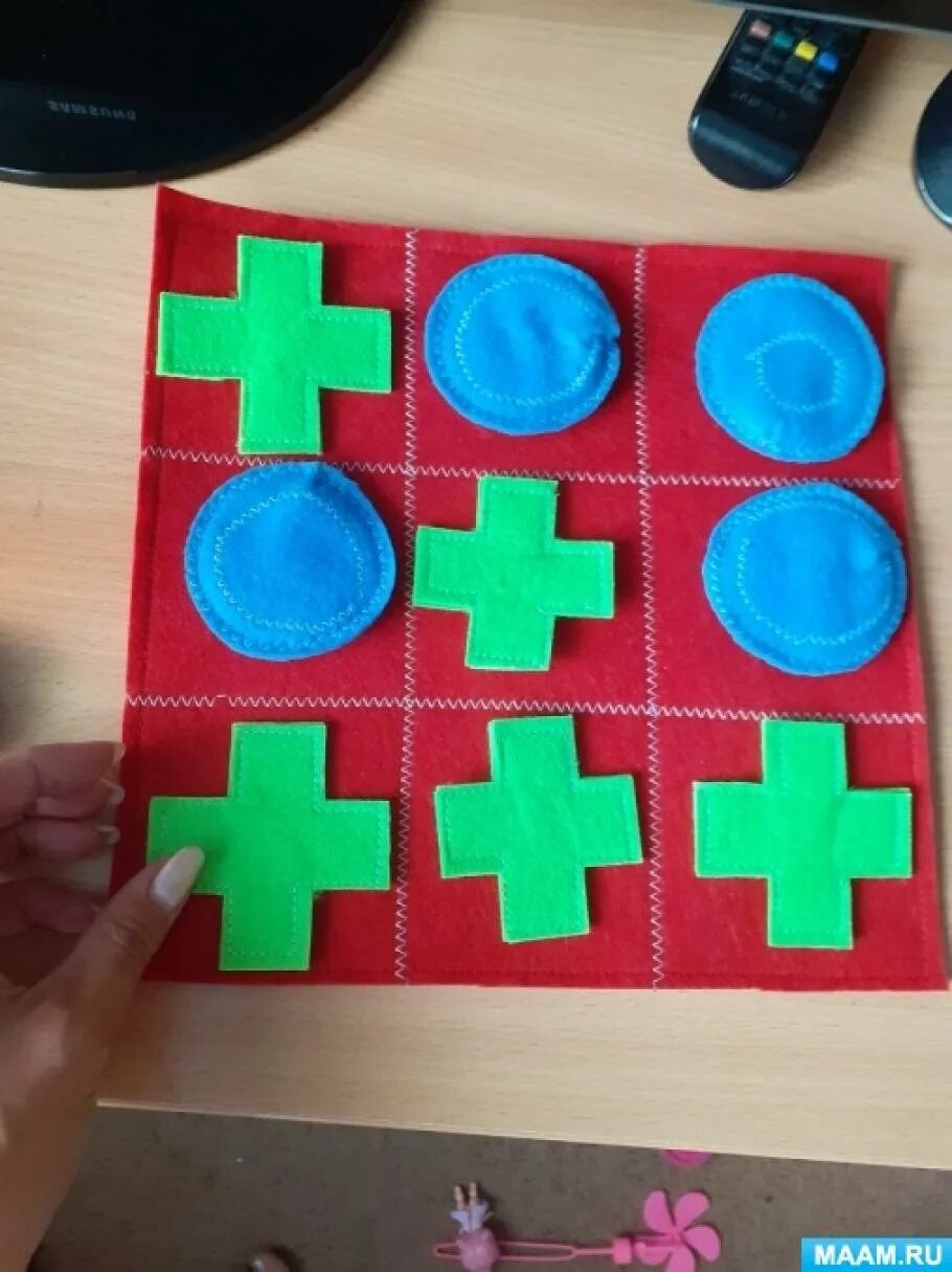 Крестики нолики в детском саду. Игра крестики нолики. Настольная игра крестики нолики из дерева. Как сделать крестики нолики. Дидактическая игра крестики нолики.