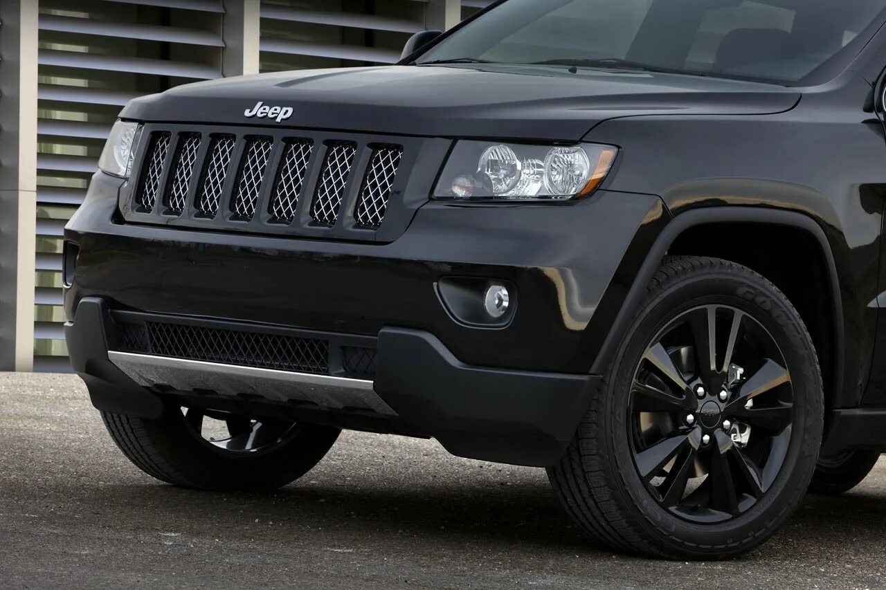 Машина джип черная. Jeep Grand Cherokee 2012. Jeep Grand Cherokee 2012 Black. Джип Гранд Чероки 2012 черный. Grand Cherokee 2012 Black.