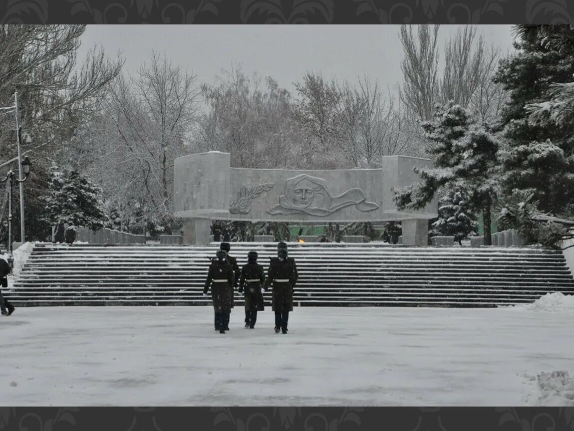 Павшим минус. Мемориальный комплекс павшим воинам Ростов-на-Дону. Мемориальный комплекс павшим воинам в Ростове. Мемориал павшим воинам в Ростове на Дону. Сквер Фрунзе Ростов на Дону.