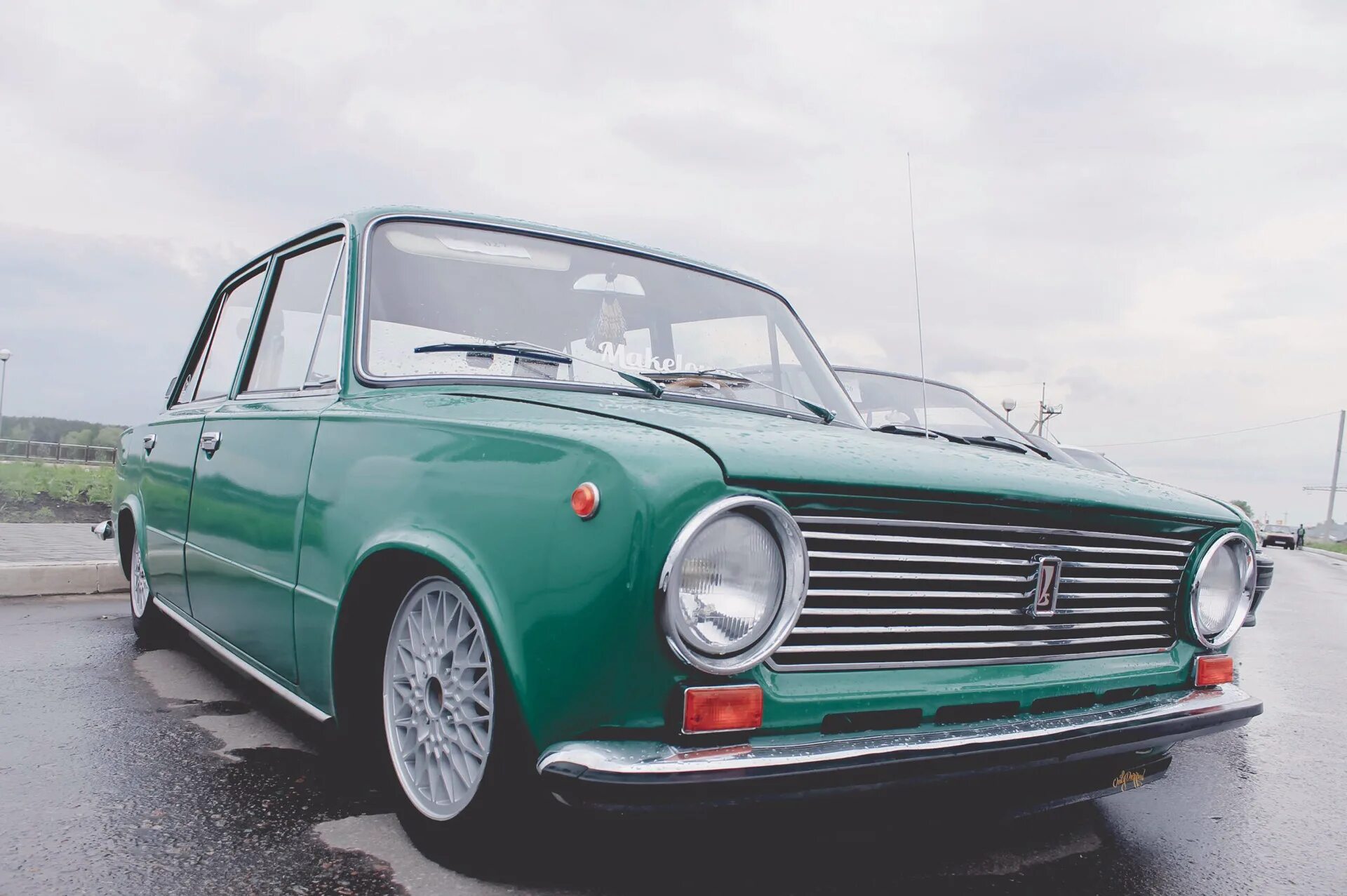 Сколько вазы 2101 стоит. Лада 2101 стенс. lada 2101 stance. ваз 2101 ресто олива. ваз 2101 стенс копейка.