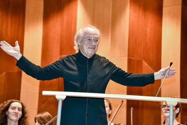 (руководитель виктор власов, дирижер ренат жиганшин). Ренат жиганшин дирижер. Ренат жиганшин нижний новгород дирижер. Жиганшин ренат рифатович. Ренат жиганшин нижний новгород дирижер.