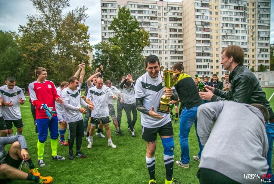 Футбол на снегу. Зимний футбол кубок. Зимний футбол. Зимний. Футбол зимой.