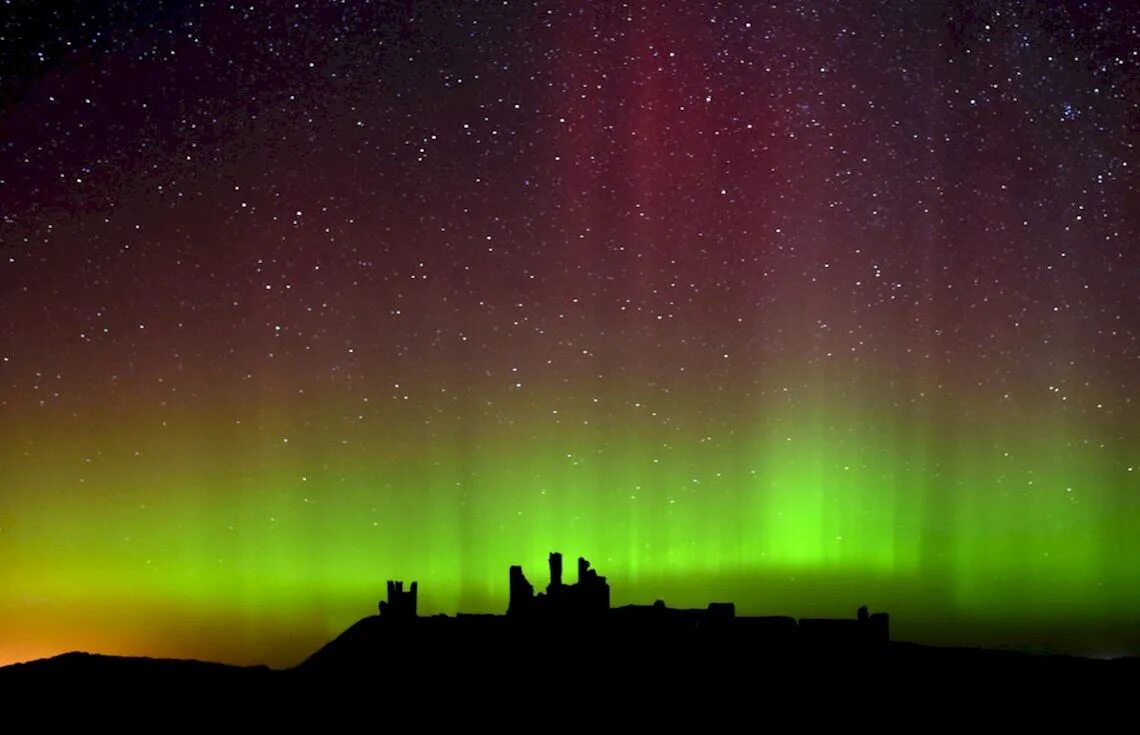 Волокнистое полярное сияние. Аврора бореалис северное сияние. Размышление о северном сиянии. Северное сияние люминесценция. Северное полярное сияние.