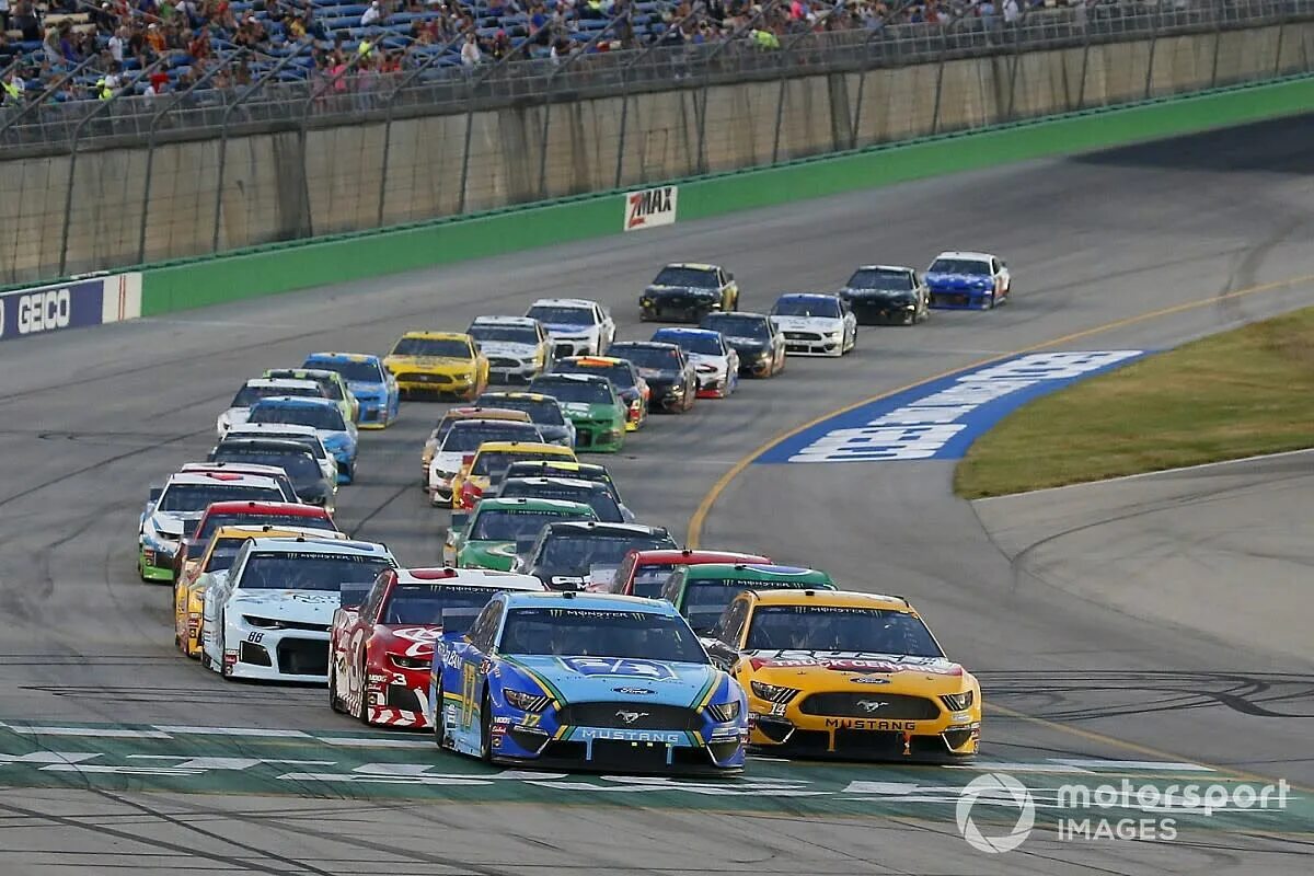 Наскар 2022. Darlington goodyear nascar 2022. Наскар 95. Race is today. Phoenix nascar.