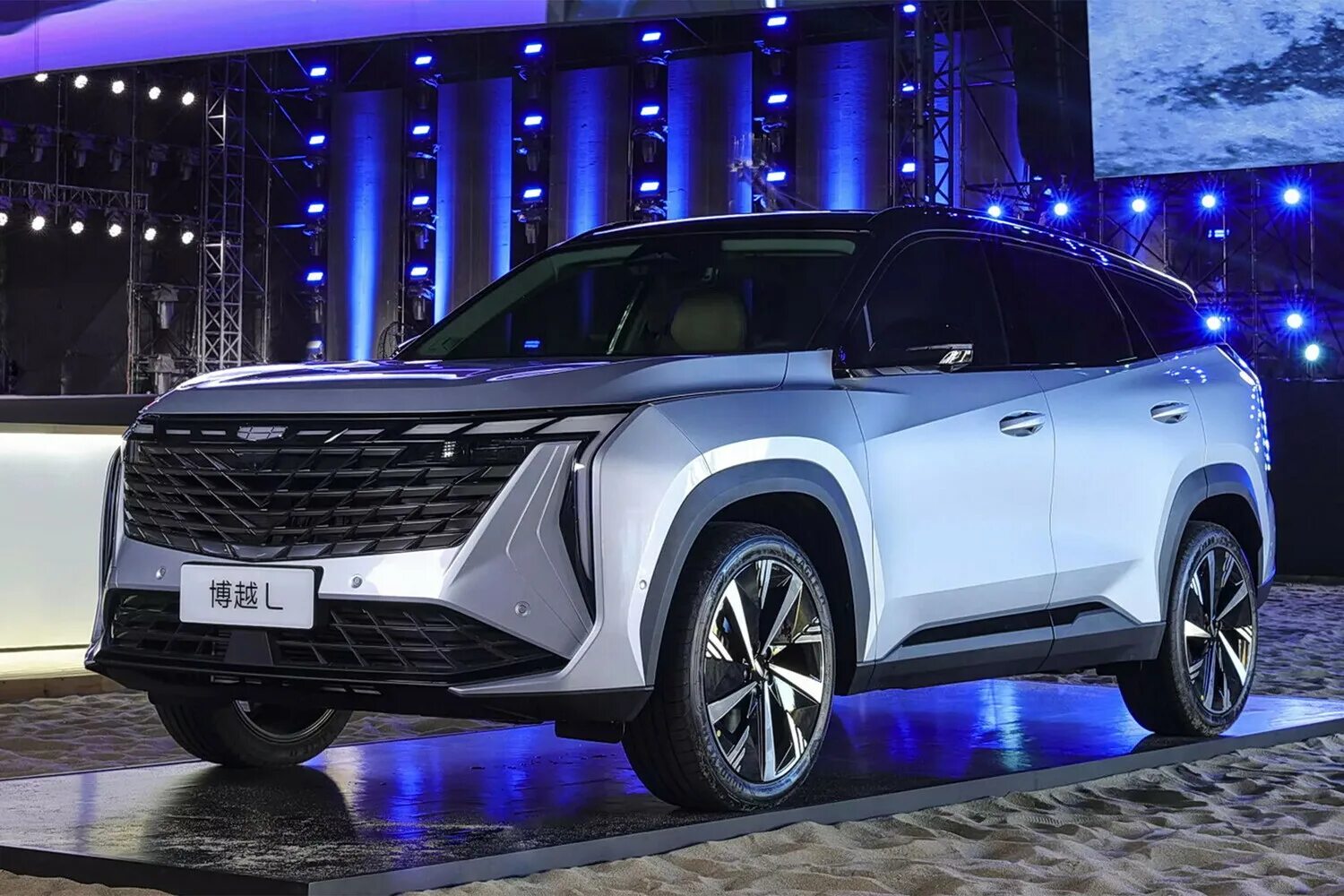 Какой кроссовер купить в 2024 году лучше. Новый Geely Atlas 2023. Новый Geely Atlas 2022. Geely Boyue 2022. Haval Geely 2022.