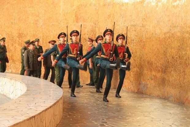 Рпк волгоград. Рпк волгоград. Рота почетного караула город волгоград. Волгоград рота почетного караула форма. Рота почетного караула волгоград.