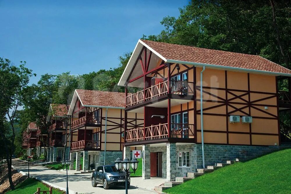 Триозёрье приморский край лазурный берег. Домики у моря владивосток. Жемчужный городок шамора. Домики у моря владивосток. Морской бриз база отдыха триозерье.