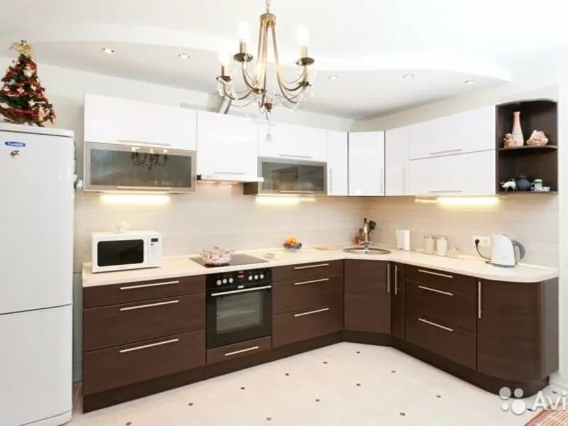 Кухонный гарнитур желтого цвета. Бежевый низ. Кухня эмаль белый с бежевым. Кухонный гарнитур коричневый с бежевым. Кухня бежевый глянец.