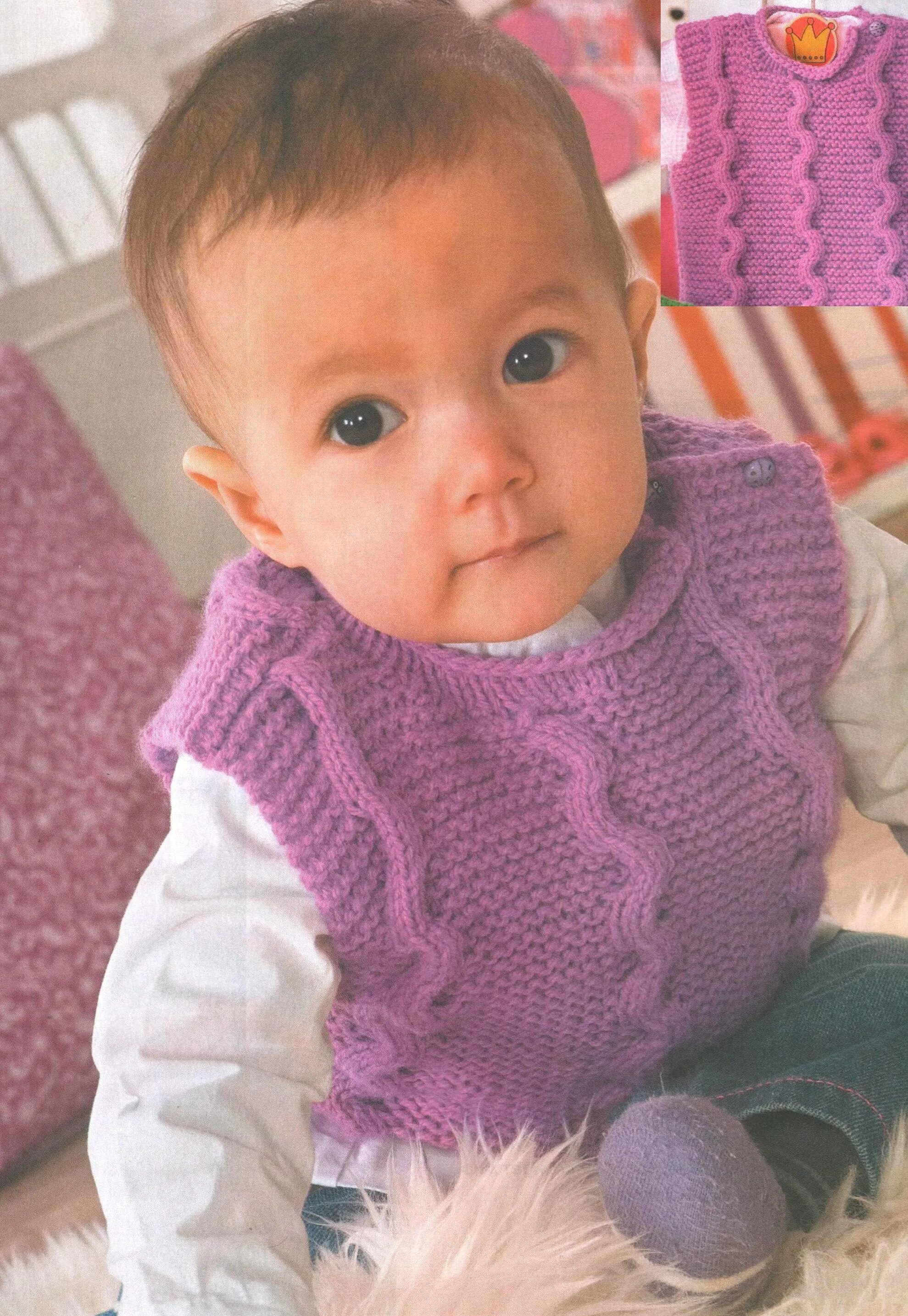 безрукавка для малыша. вязаный жилетик для малыша. вязаный жилет для грудничка. вязаная жилетка для младенца. жилетка для новорожденного спицами.