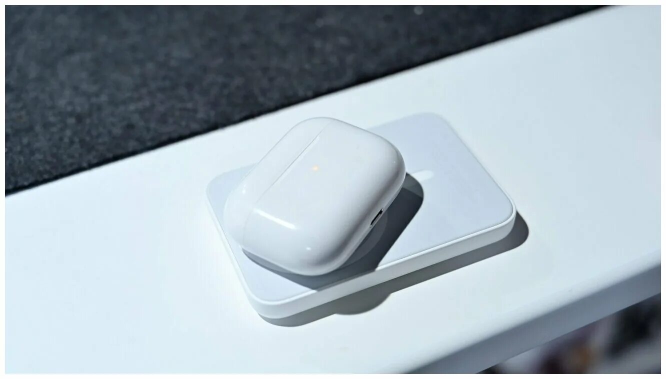 Портативный аккумулятор apple magsafe battery. Apple magsafe battery pack. magsafe power bank apple. apple airpods pro magsafe. зарядка apple magsafe для iphone 11.