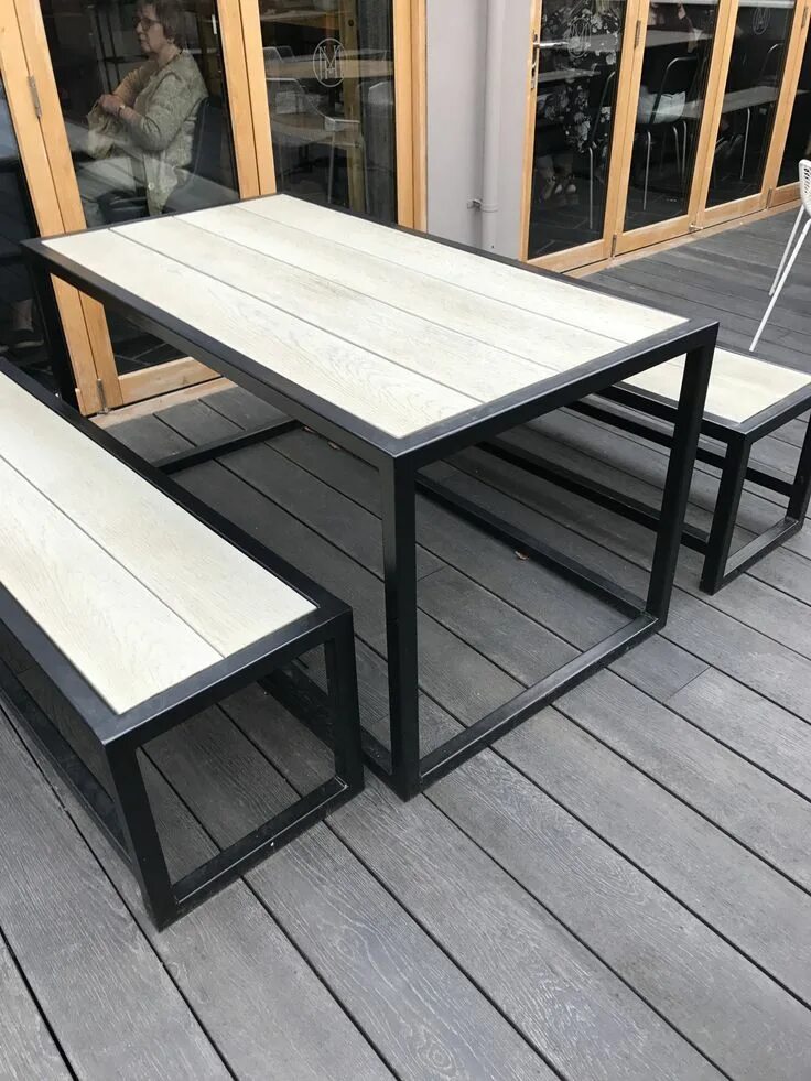 Мебель из профильной трубы и дерева фото The Skop seat features a modern architectural design. It combines the beauty of
