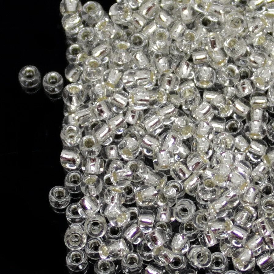 Стеклярус серебро миюки. Бисер antique silver bead. Preciosa серебристый металлик 18503. Металлизированный бисер. Серебряный бисер прециоза.