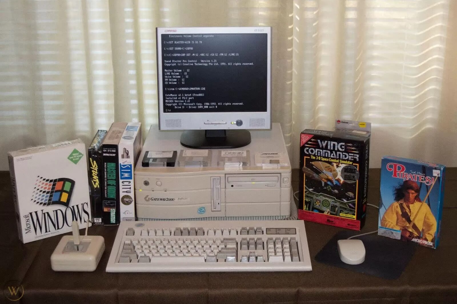 Gateway desktops. Gateway 2000 computer. компьютер gateway 2000. gateway 2000. gateway computers.