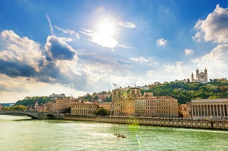 Рона альпы лион. Lyon лион франция france. Лион фото города франция. Река рона во франции. Lyon город во франции.