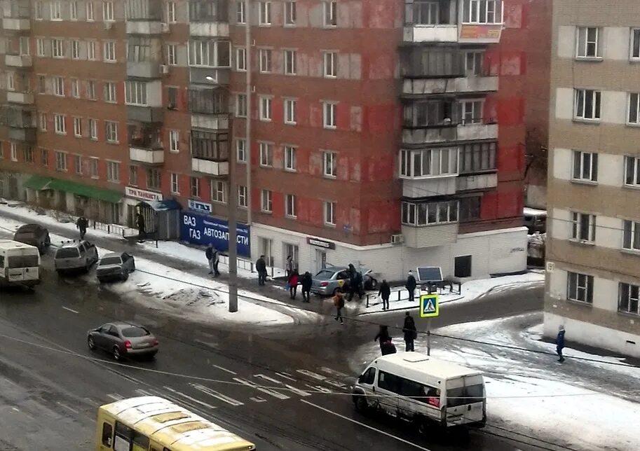 Остановка танкистов челябинск. Танкистов 189 челябинск. Мусорка возле пятилетки 117 березники. 2021 челябинск. Остановка танкистов.