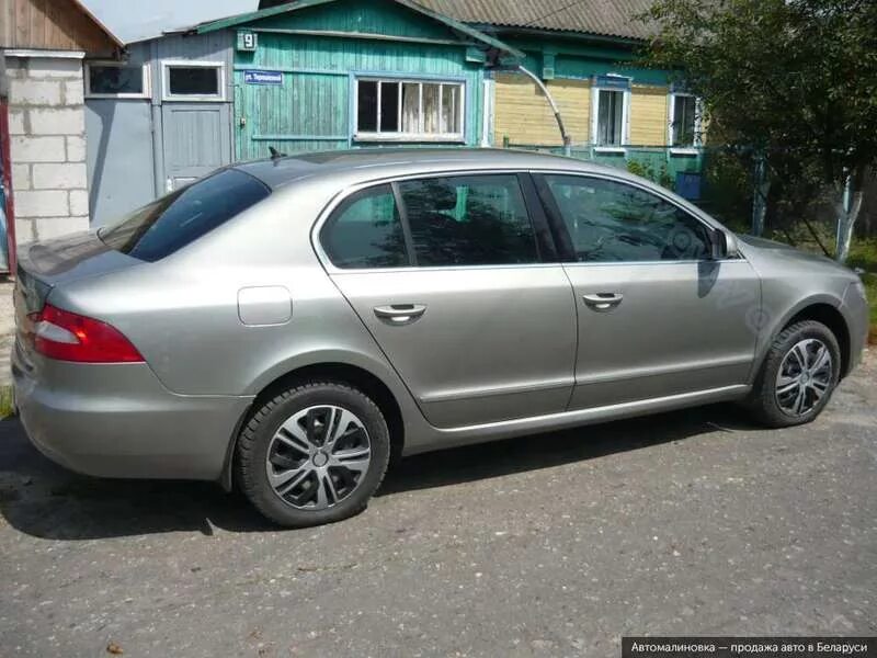 Skoda Superb 2010. Skoda Superb 2010 лилово серая. Шкода Суперб 2010г. Шкода Суперб 2010 в матовой пленке.