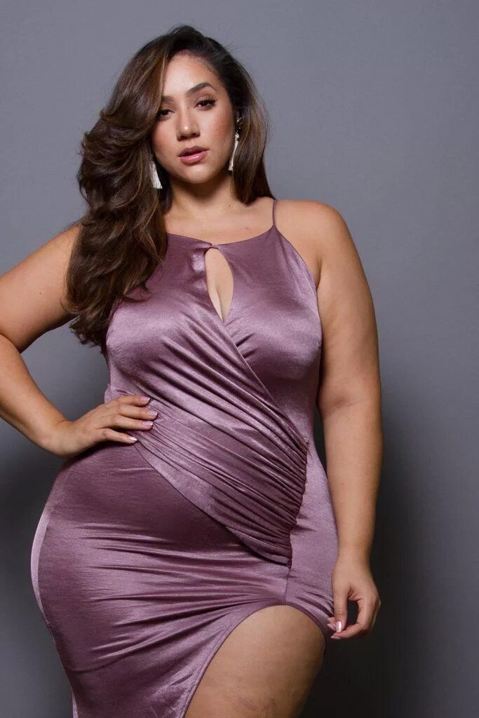 Кэнди курвес. Bbws в платье. Plus size nzinga imani грудь. Широкоплечие женщины. Daisy christina van egmond.