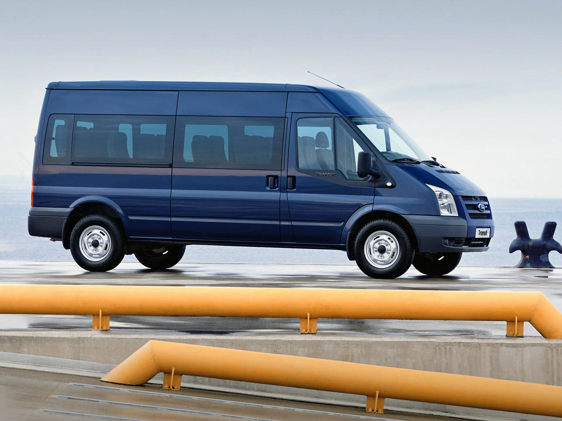 Транзит данных. Ford Transit 2006 пассажирский. Ford Transit 6. Форд Транзит минибус. Ford Transit Microbus.